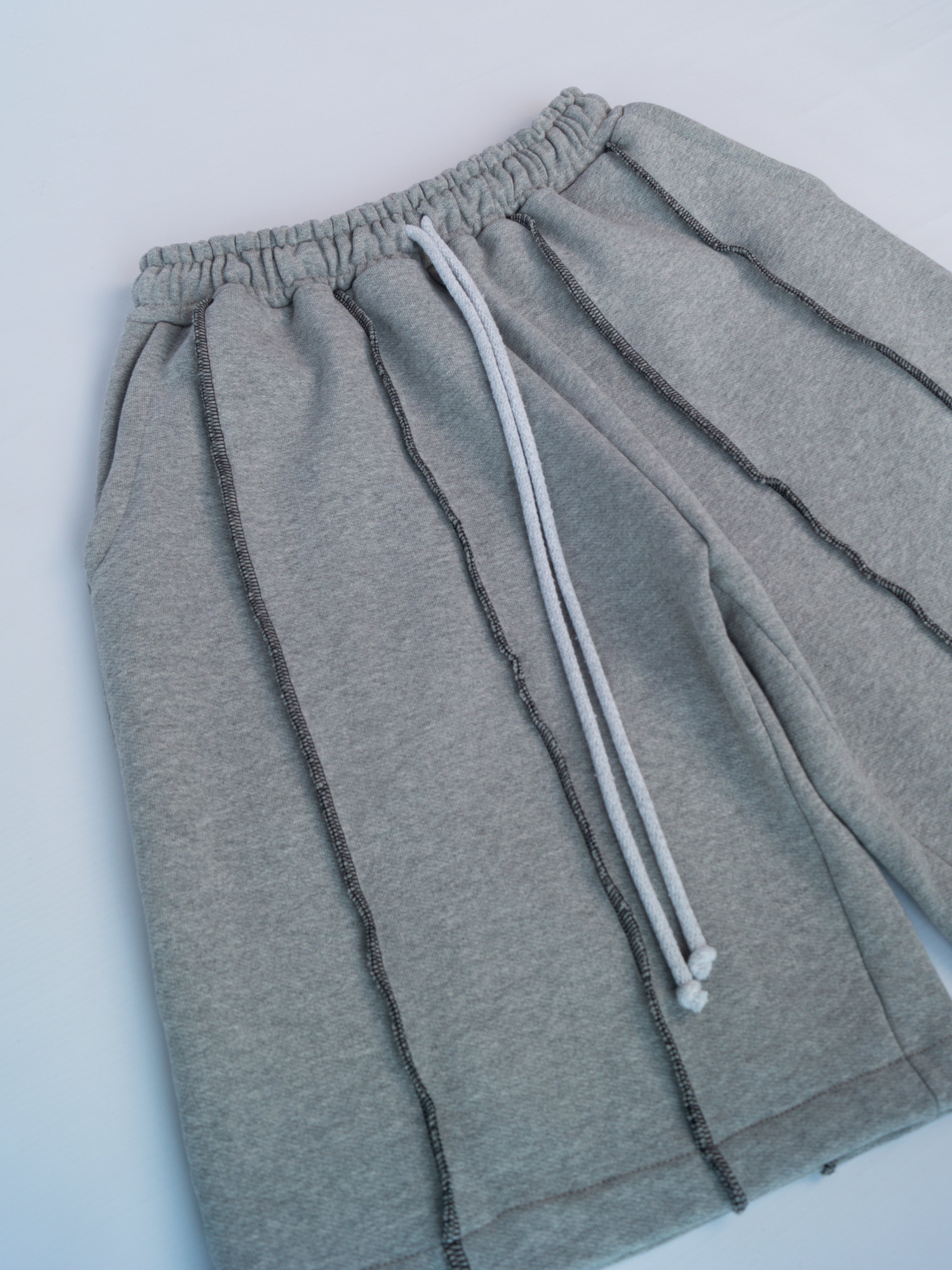Wavy Sweatshorts